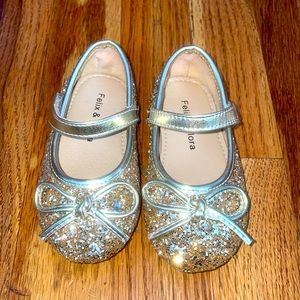 Baby girl gold shoes